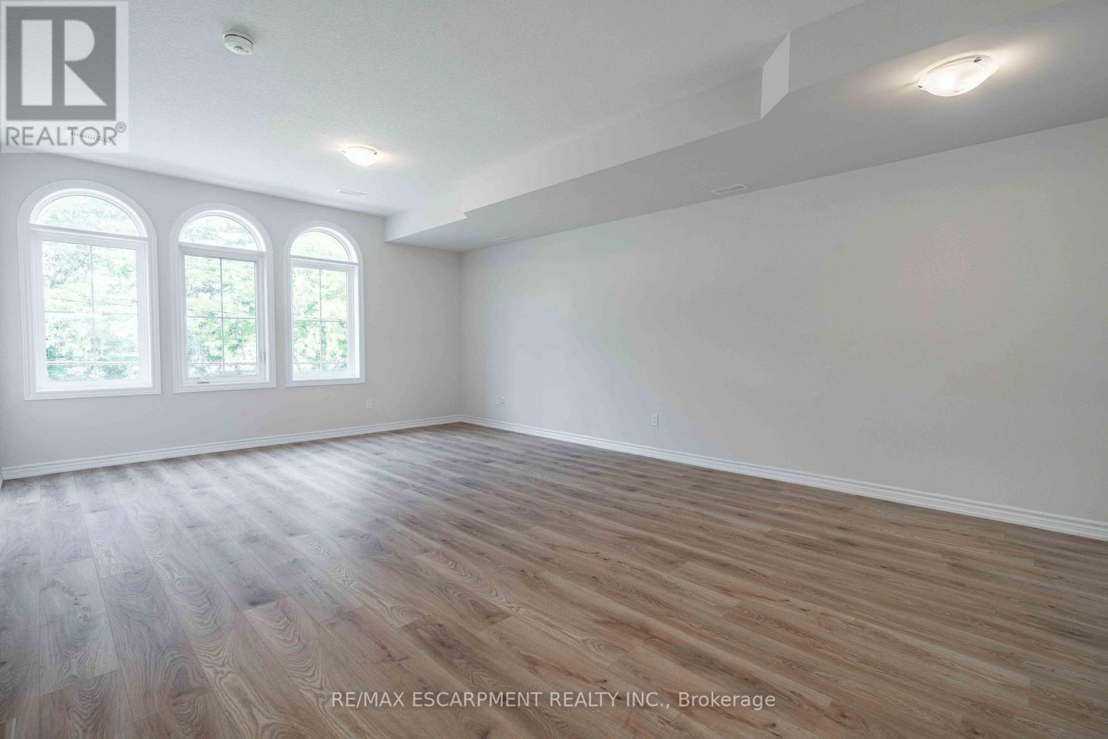 7 - 677 Park Road, Brantford, Ontario  N3R 0A2 - Photo 5 - X12392268
