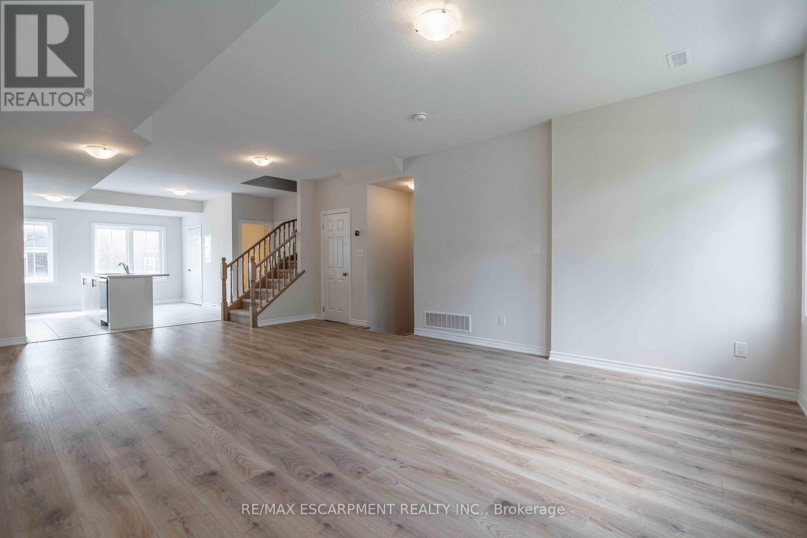 7 - 677 Park Road, Brantford, Ontario  N3R 0A2 - Photo 7 - X12392268