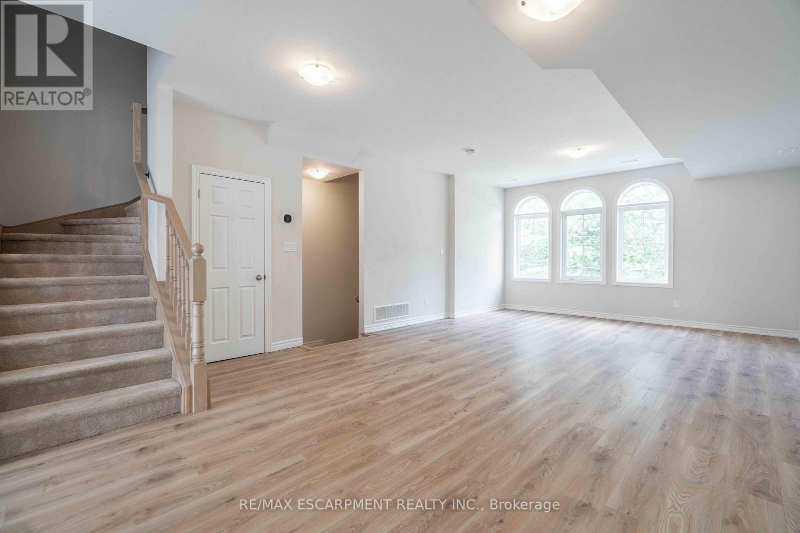 7 - 677 Park Road, Brantford, Ontario  N3R 0A2 - Photo 8 - X12392268
