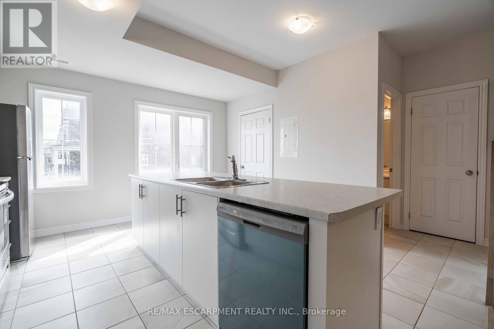 7 - 677 Park Road, Brantford, Ontario  N3R 0A2 - Photo 9 - X12392268