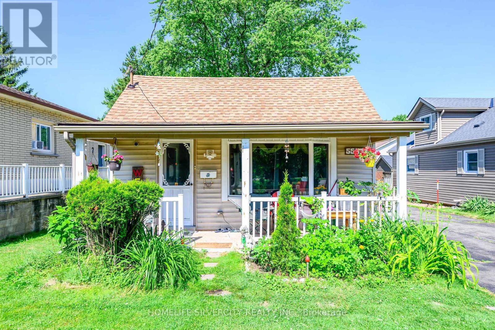 5537 Montrose Road, Niagara Falls, Ontario  L2H 1K9 - Photo 3 - X12392281