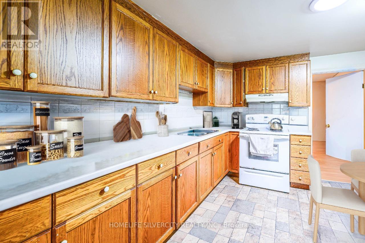 5537 Montrose Road, Niagara Falls, Ontario  L2H 1K9 - Photo 7 - X12392281