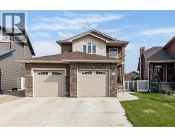 44 Hamptons Crescent Se Se Southridge, Medicine Hat, Ca