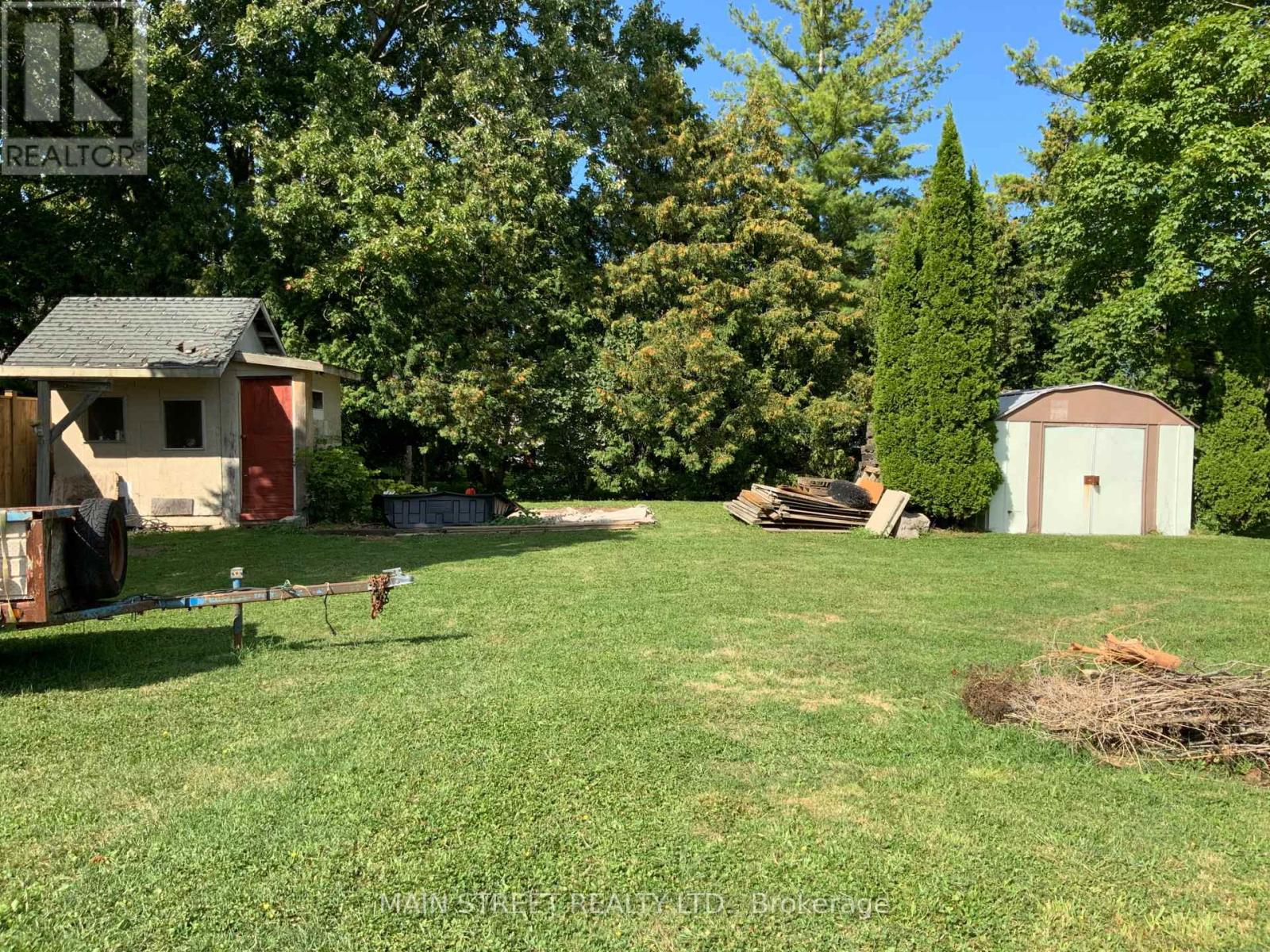 523 Sarnia Street S, Plympton-Wyoming (Plympton Wyoming), Ontario  N0N 1T0 - Photo 30 - X12386486