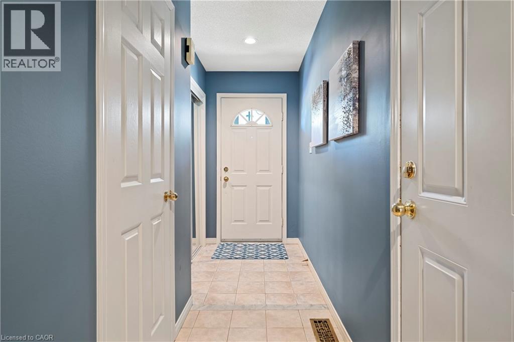 1809 Upper Wentworth Street Unit# 14, Hamilton, Ontario  L9B 2R9 - Photo 4 - 40767965