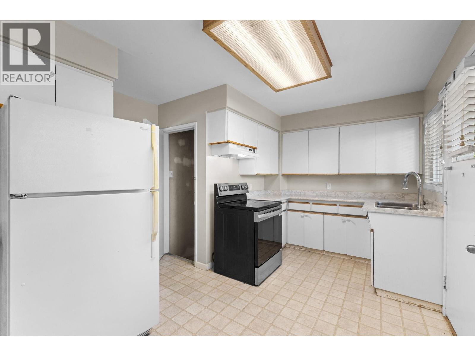 695 Newport Street, Coquitlam, British Columbia  V3J 3H7 - Photo 7 - R3043379