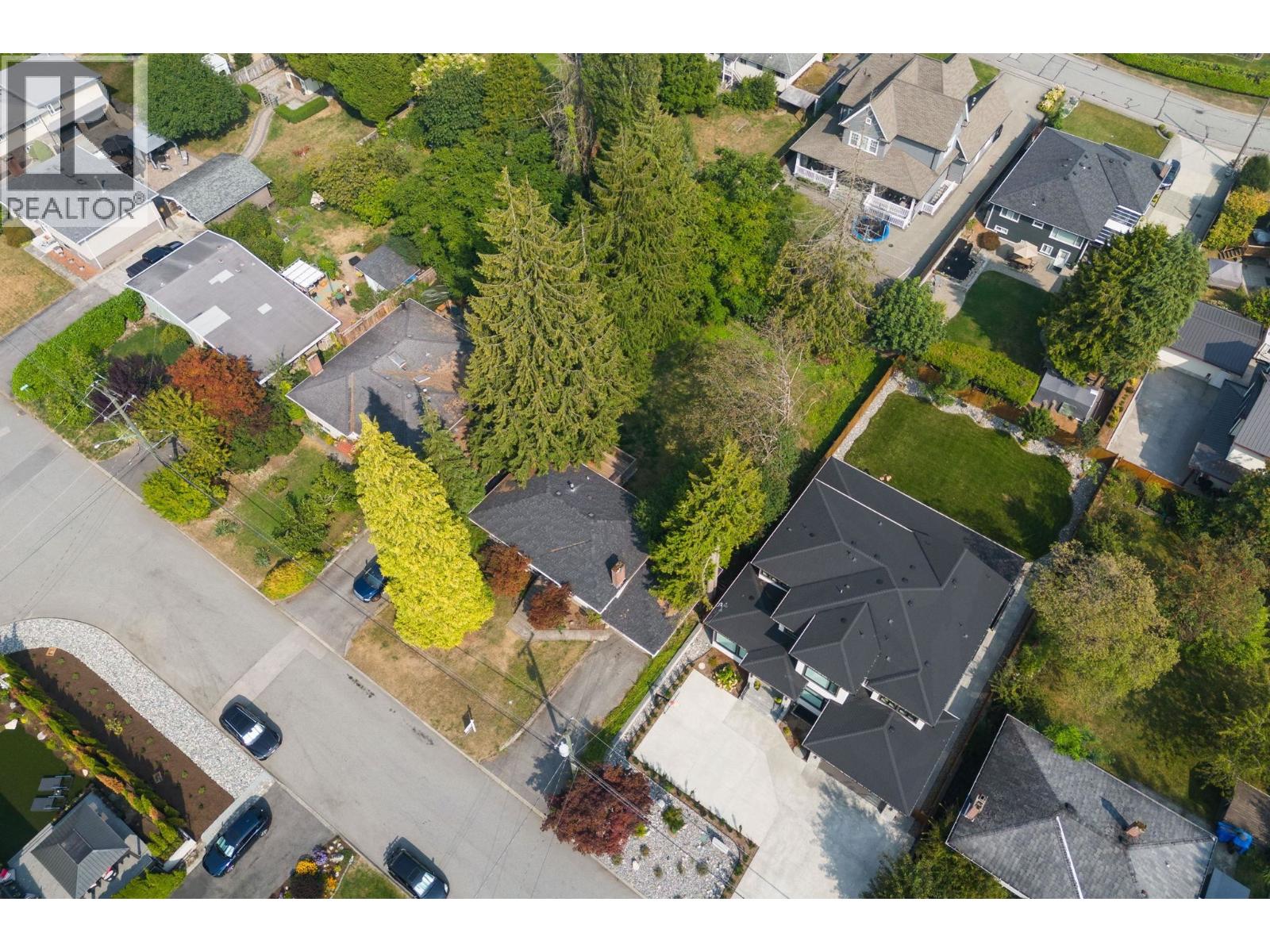 695 Newport Street, Coquitlam, British Columbia  V3J 3H7 - Photo 34 - R3043379
