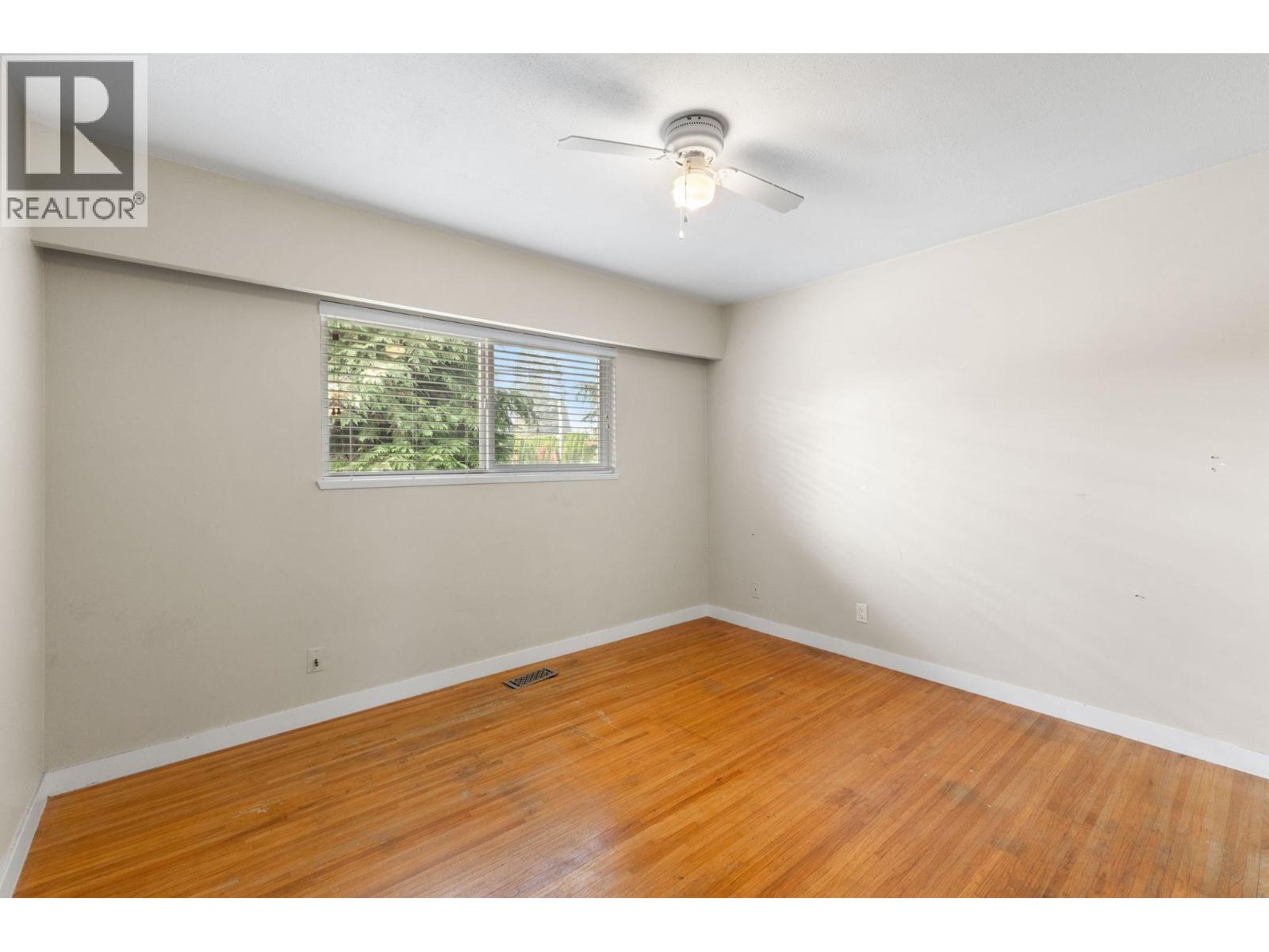695 Newport Street, Coquitlam, British Columbia  V3J 3H7 - Photo 10 - R3043379