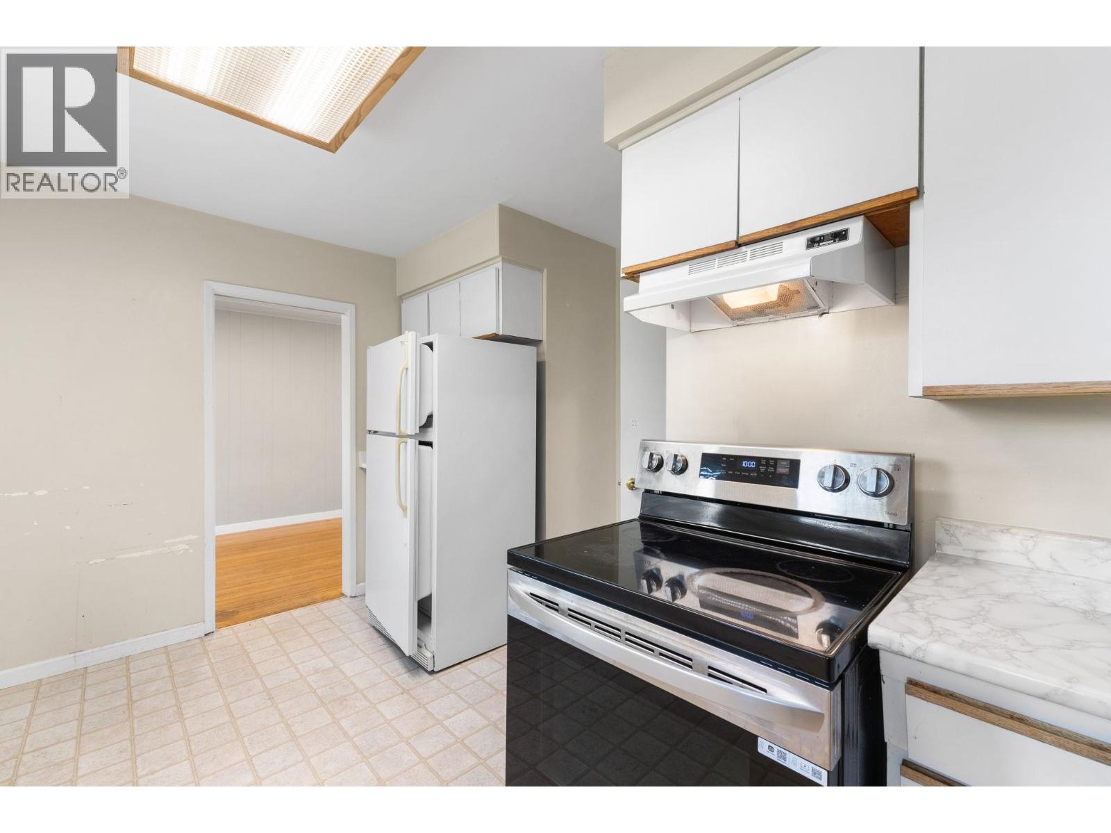 695 Newport Street, Coquitlam, British Columbia  V3J 3H7 - Photo 9 - R3043379