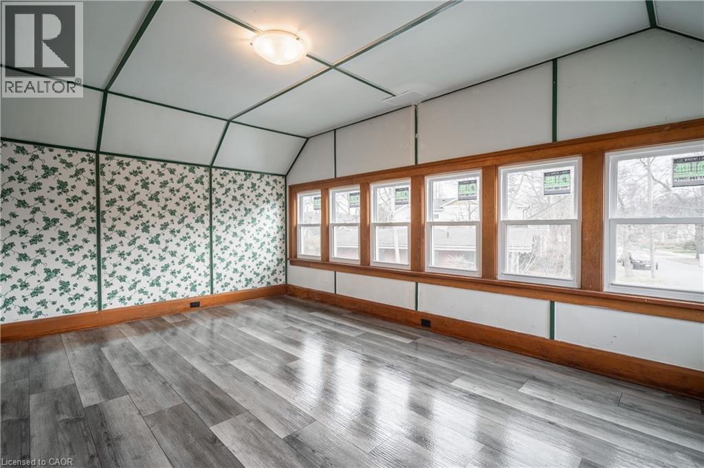24 Welland Avenue Unit# Upper, St. Catharines, Ontario  L2R 2M3 - Photo 5 - 40768015
