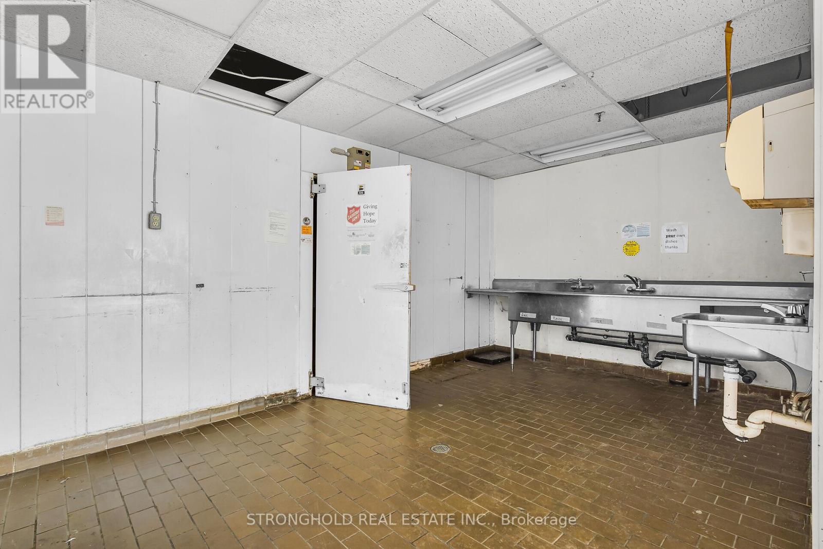 2 - 190 Huron Street, Woodstock, Ontario  N4S 7A1 - Photo 25 - X12392440