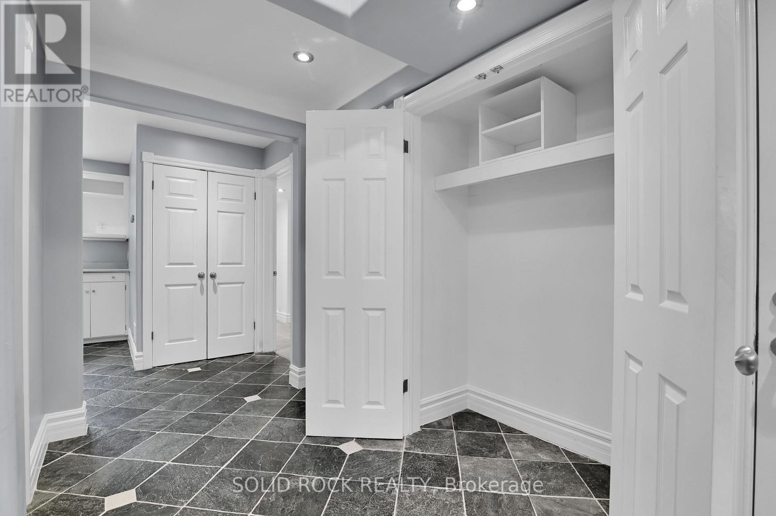 B - 193 Glynn Avenue, Ottawa, Ontario  K1K 1S4 - Photo 17 - X12392417