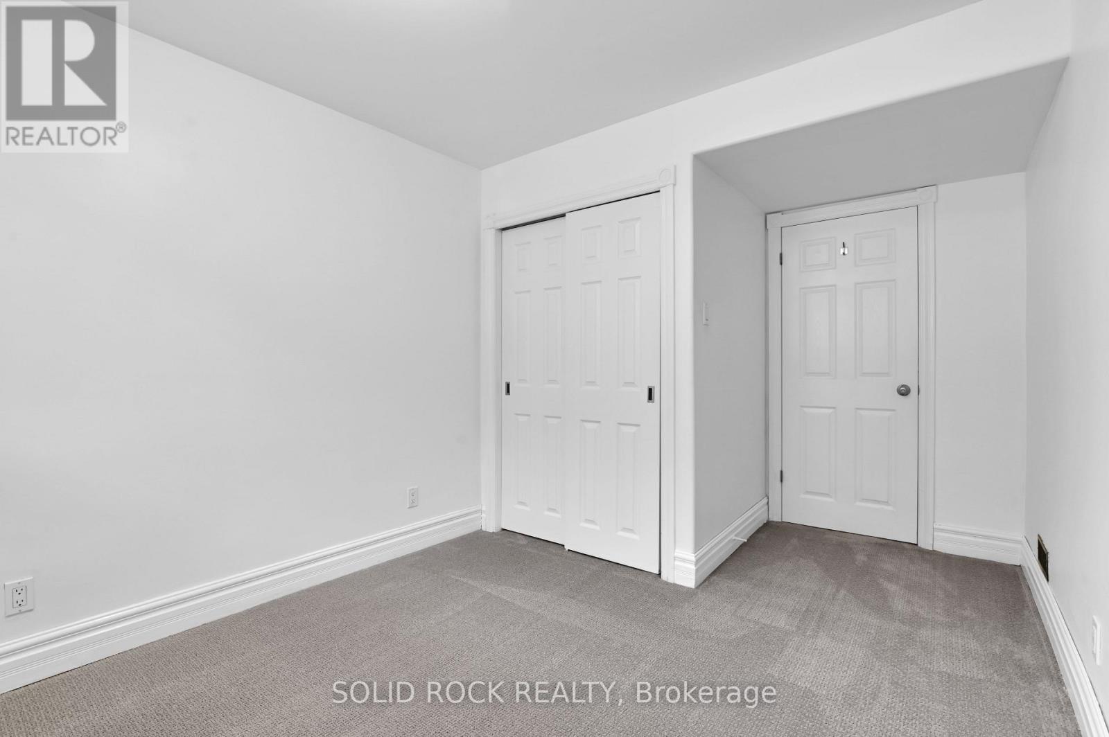 B - 193 Glynn Avenue, Ottawa, Ontario  K1K 1S4 - Photo 18 - X12392417