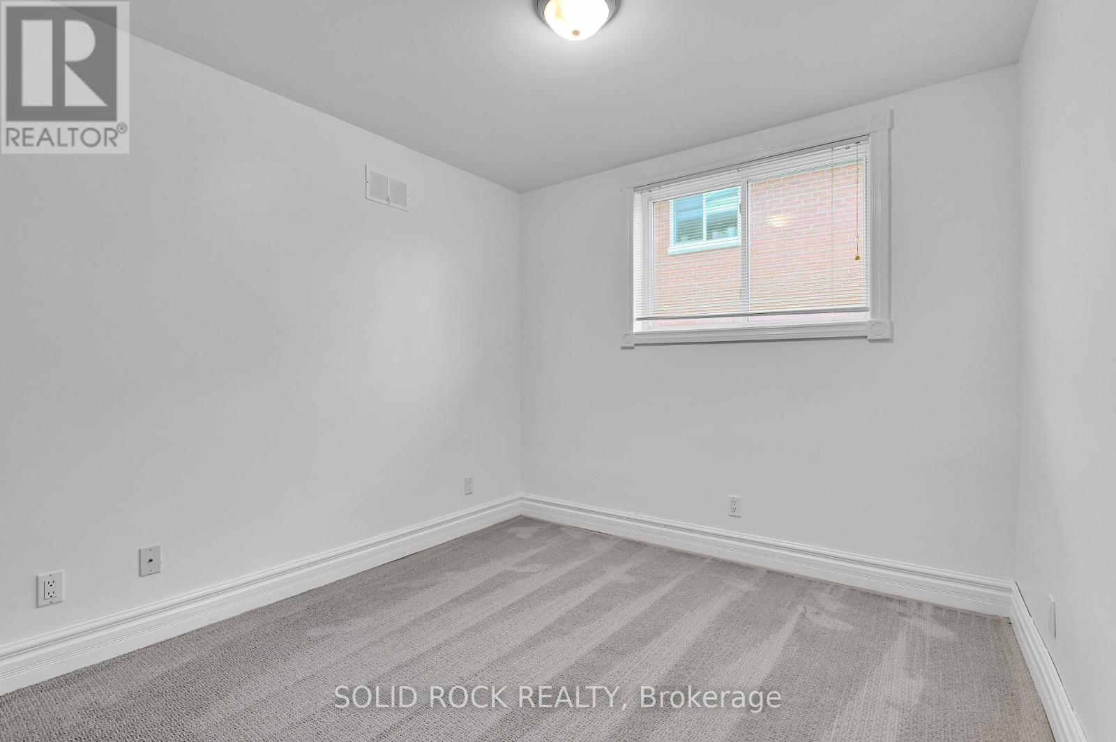 B - 193 Glynn Avenue, Ottawa, Ontario  K1K 1S4 - Photo 24 - X12392417