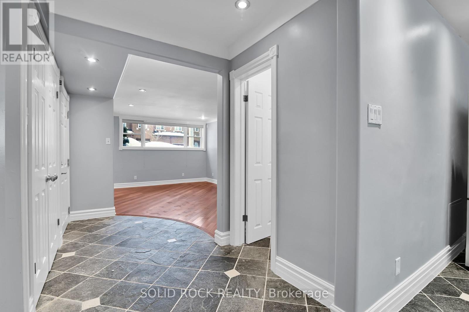 B - 193 Glynn Avenue, Ottawa, Ontario  K1K 1S4 - Photo 9 - X12392417