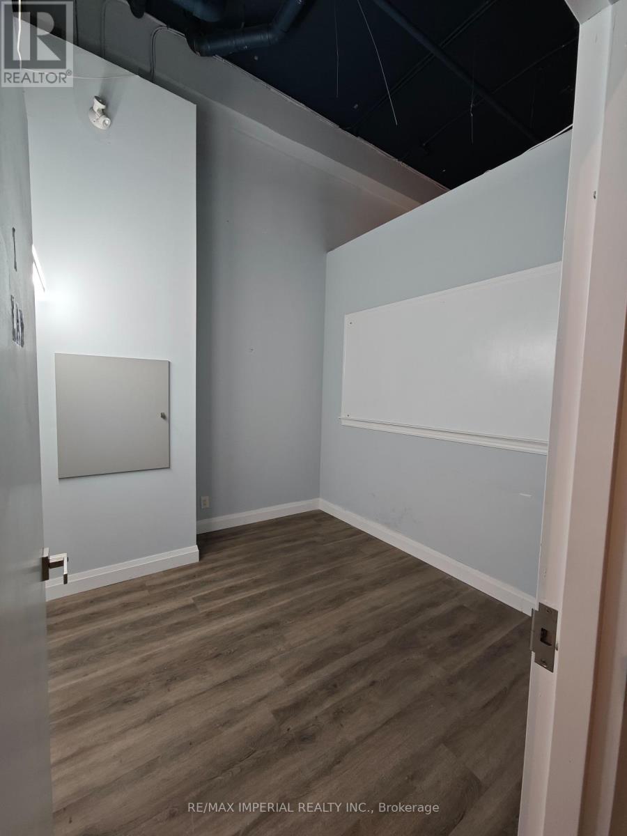 4 - 70 Forest Manor Road, Toronto, Ontario  M2J 1M6 - Photo 11 - C12392306