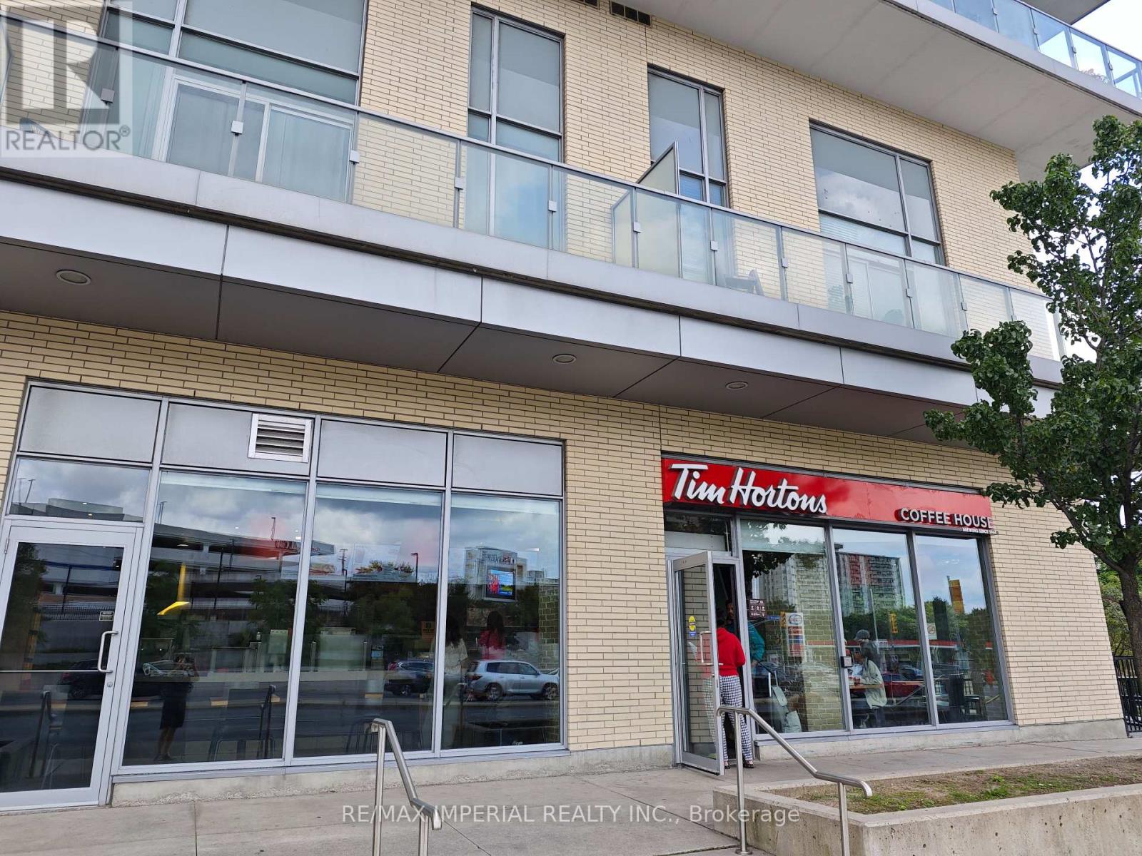 4 - 70 Forest Manor Road, Toronto, Ontario  M2J 1M6 - Photo 2 - C12392306