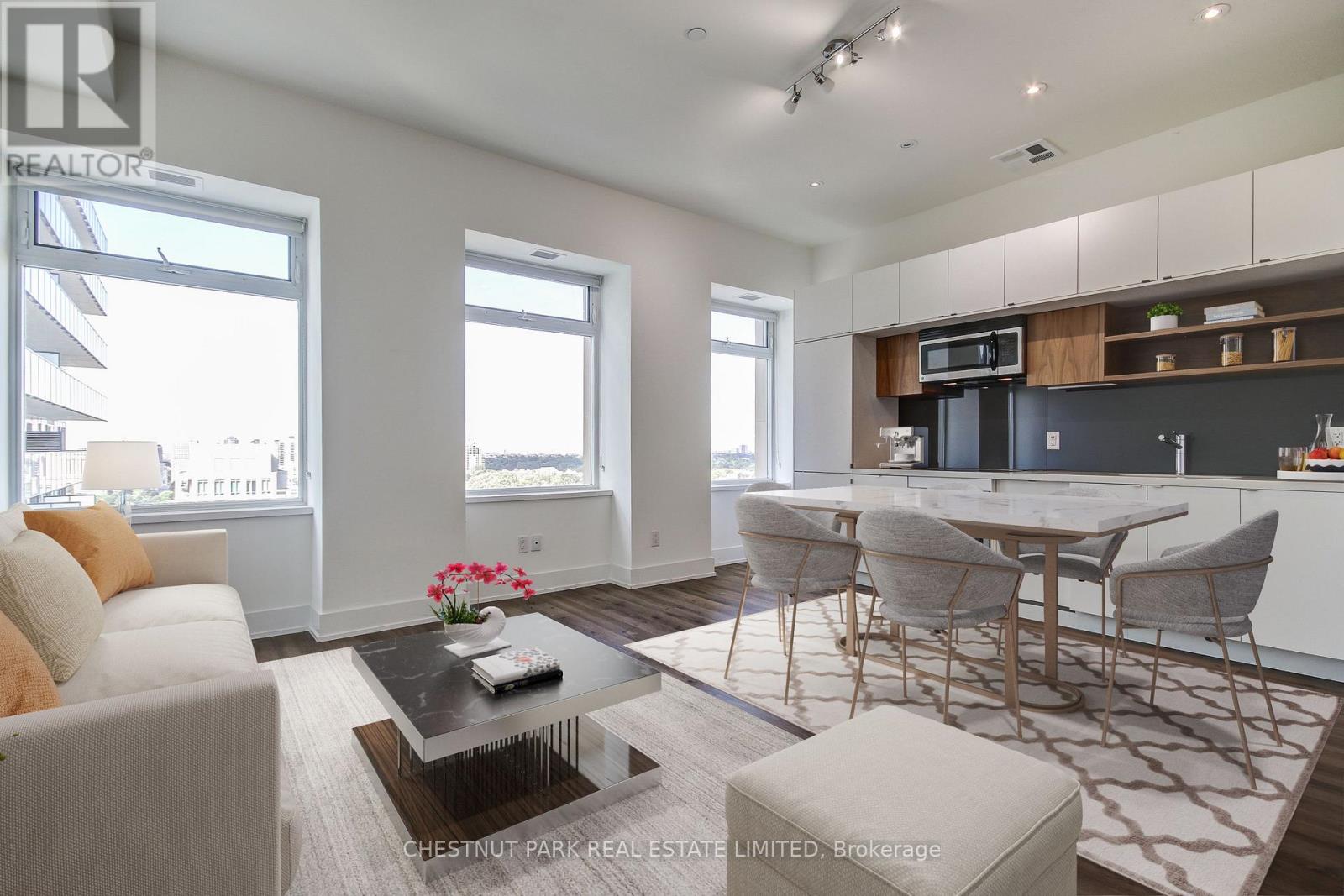 1820 - 111 St Clair Avenue W, Toronto (Yonge-St. Clair), Ontario  M4V 1N5 - Photo 8 - C12392334