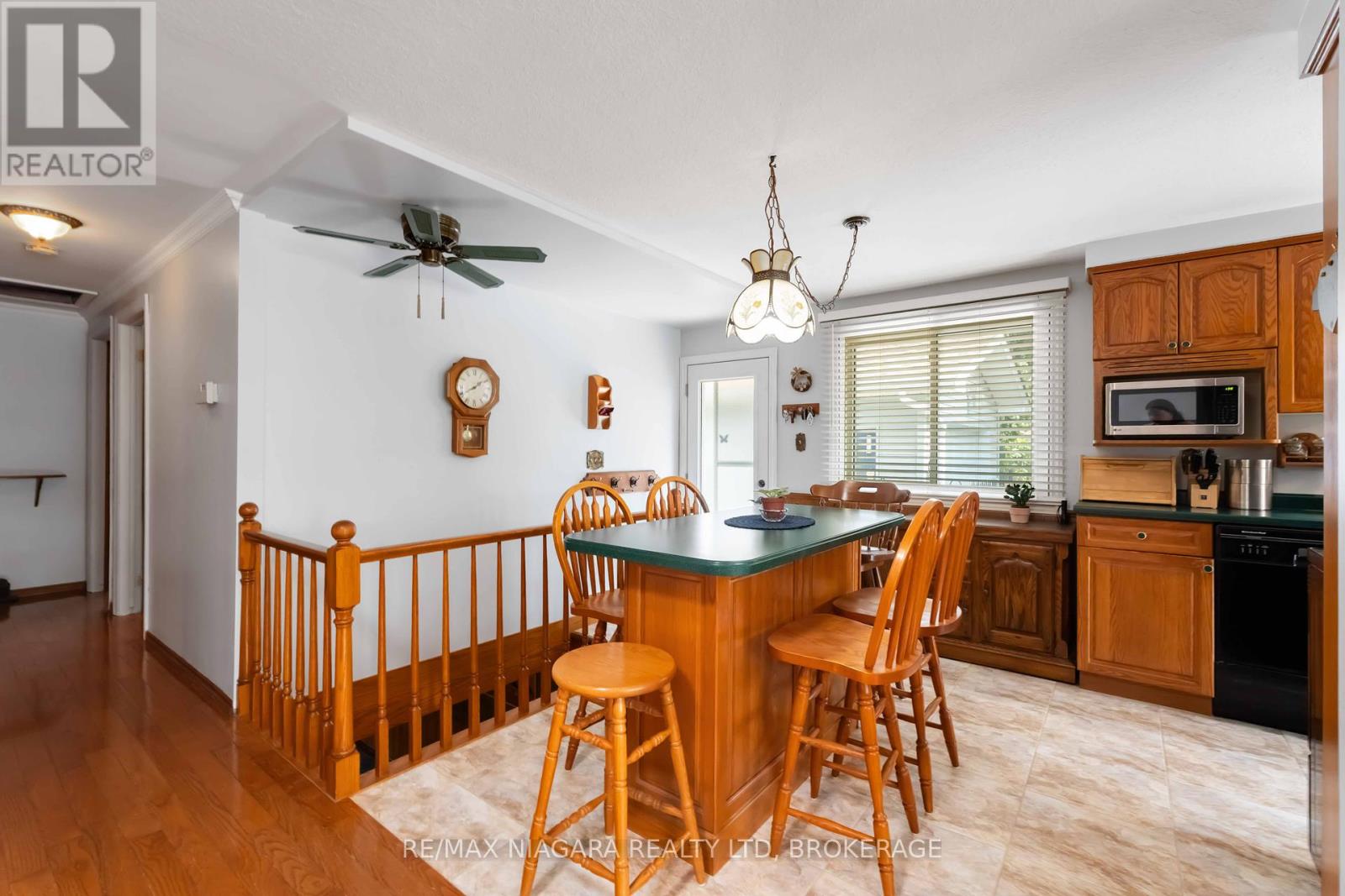 8 Huntingwood Gate, St. Catharines, Ontario  L2N 4J9 - Photo 7 - X12392464