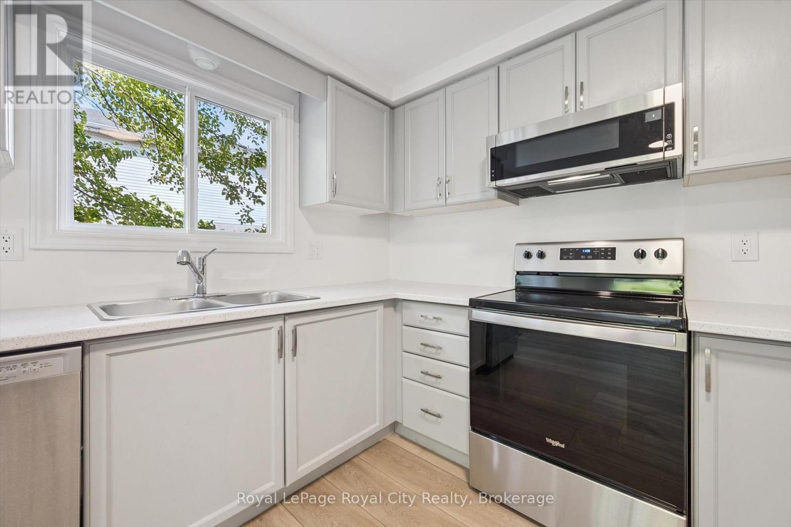 43 Koch Drive, Guelph, Ontario  N1G 4G6 - Photo 14 - X12392407