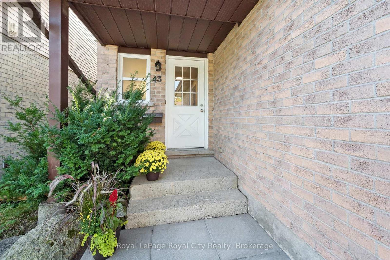 43 Koch Drive, Guelph, Ontario  N1G 4G6 - Photo 3 - X12392407