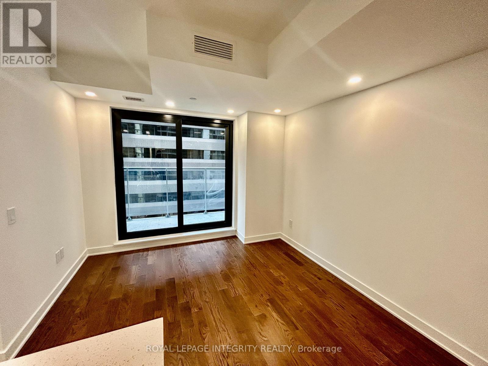 602 - 340 Queen Street, Ottawa, Ontario  K1R 0G1 - Photo 6 - X12391657
