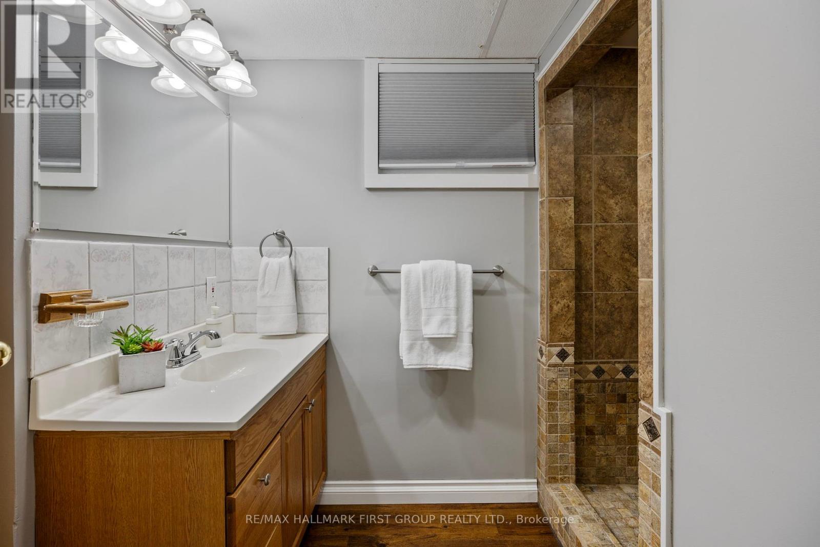 924 Mccullough Drive, Whitby, Ontario  L1N 1C6 - Photo 35 - E12392503