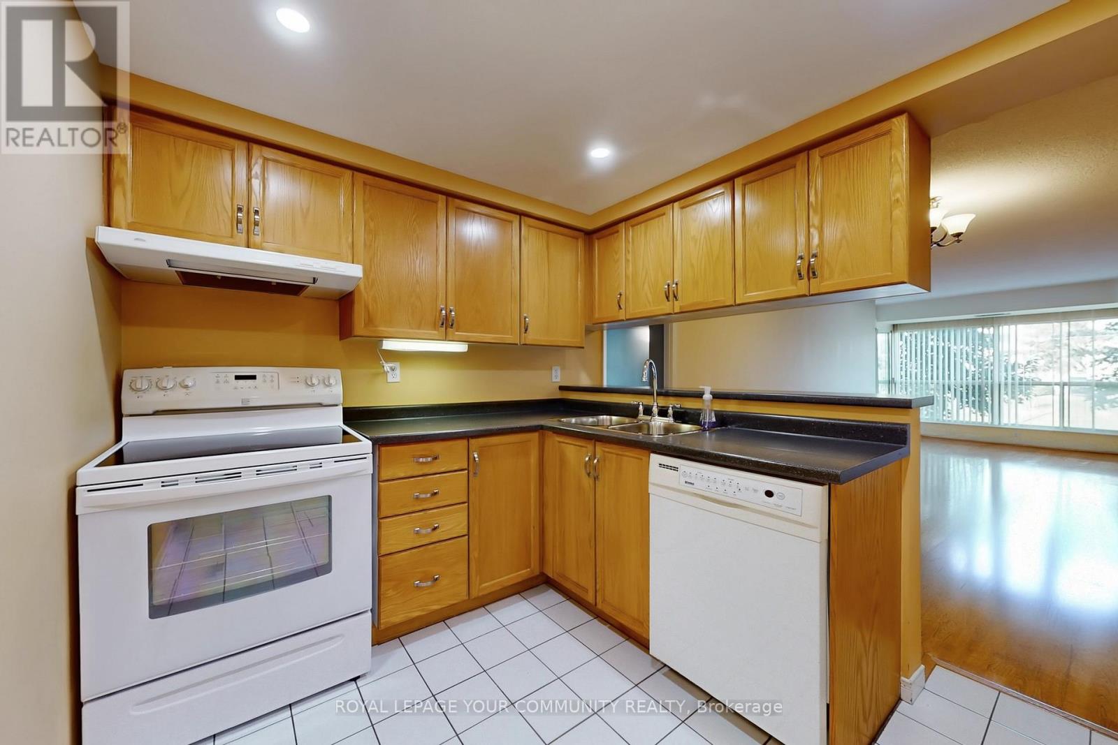 205 - 309 Major Mackenzie Drive, Richmond Hill (Harding), Ontario  L4C 9V5 - Photo 14 - N12391746