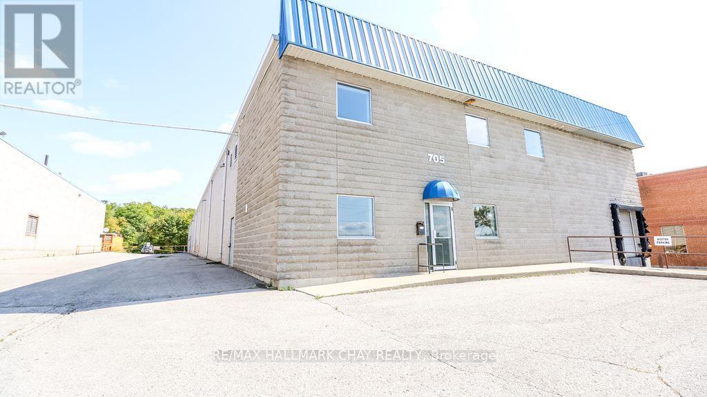 705 Bayview Drive, Barrie (0 East), Ontario  L4N 9A5 - Photo 3 - S12392359