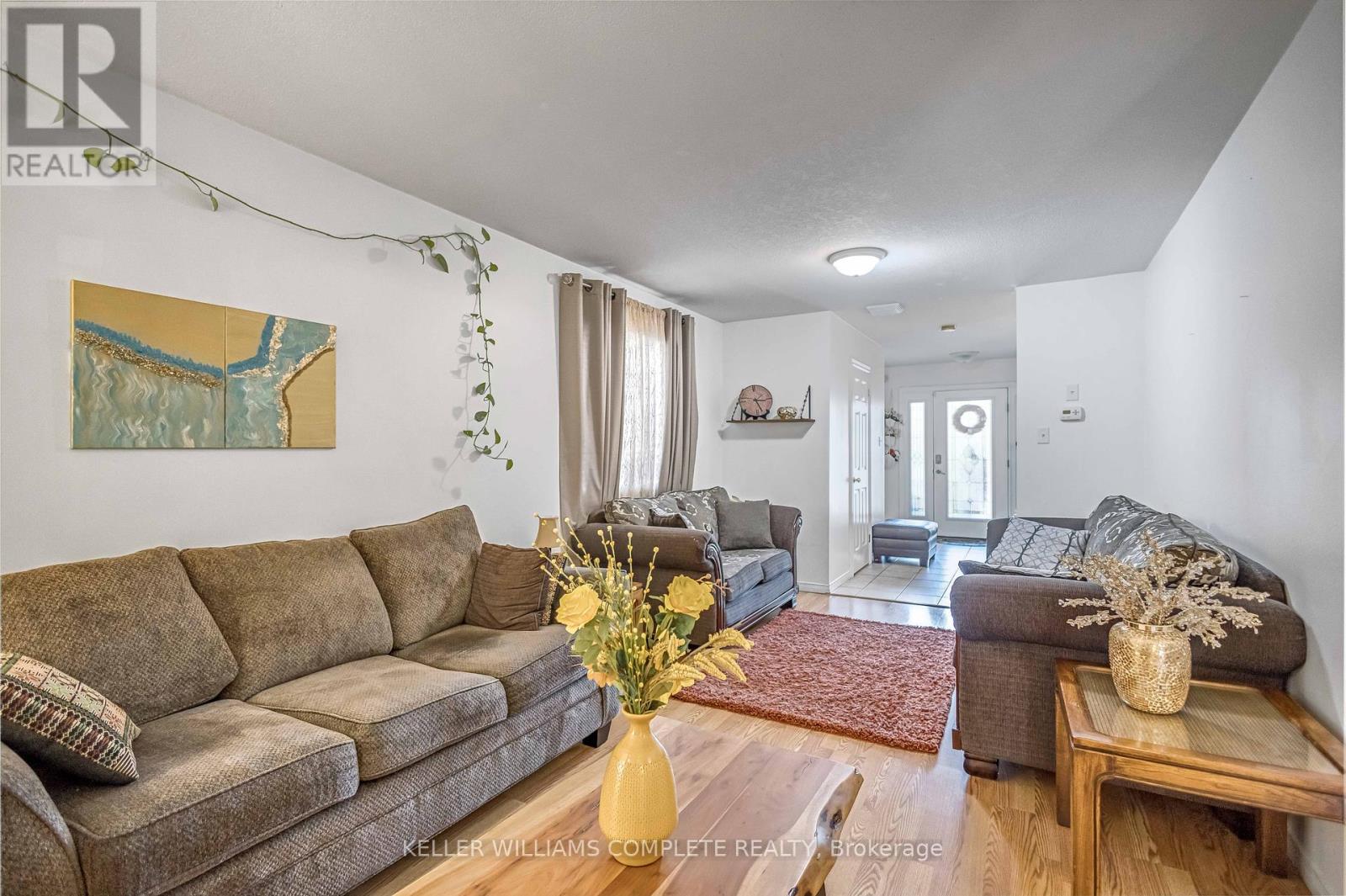 16 Jessica Street, Hamilton (Chappel), Ontario  L8W 4A3 - Photo 8 - X12392366