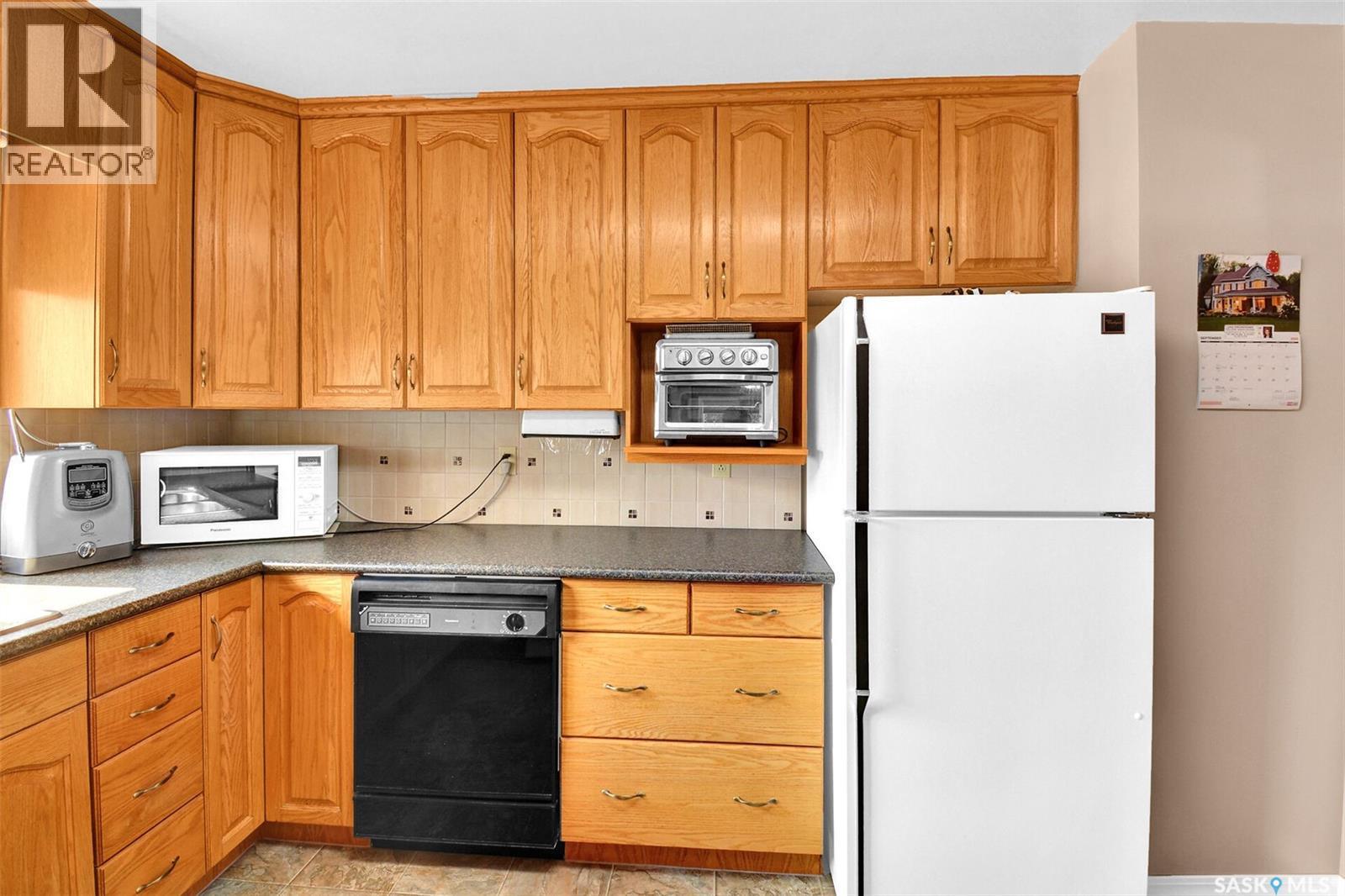 2938 Eastview, Saskatoon, Saskatchewan  S7J 3H9 - Photo 10 - SK017904