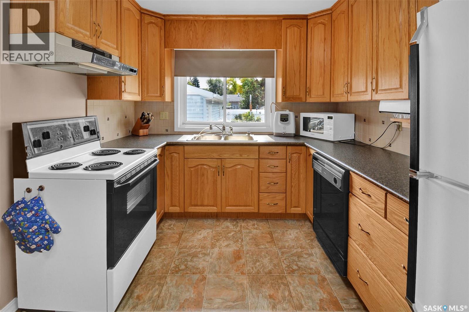 2938 Eastview, Saskatoon, Saskatchewan  S7J 3H9 - Photo 11 - SK017904