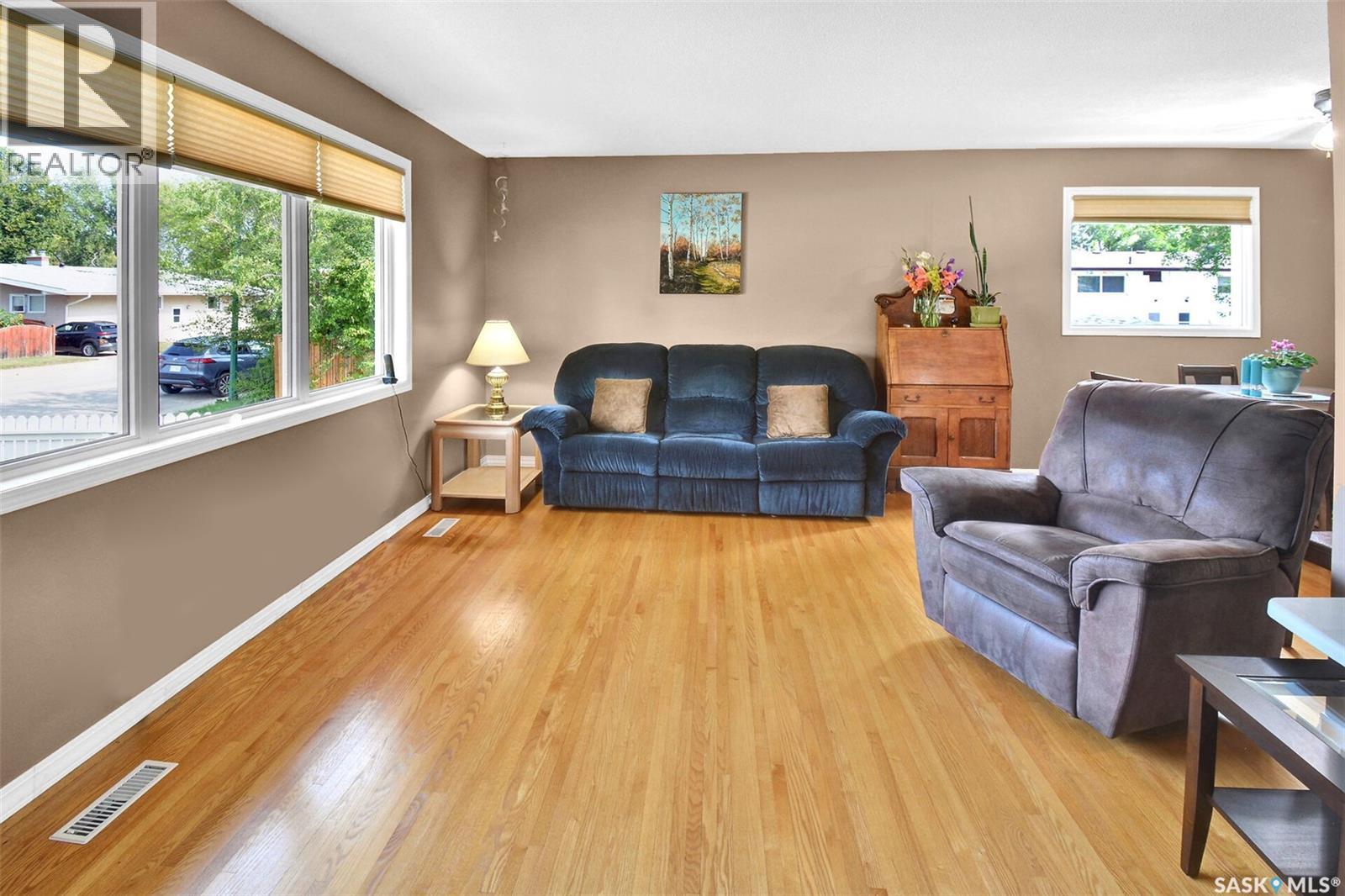 2938 Eastview, Saskatoon, Saskatchewan  S7J 3H9 - Photo 5 - SK017904