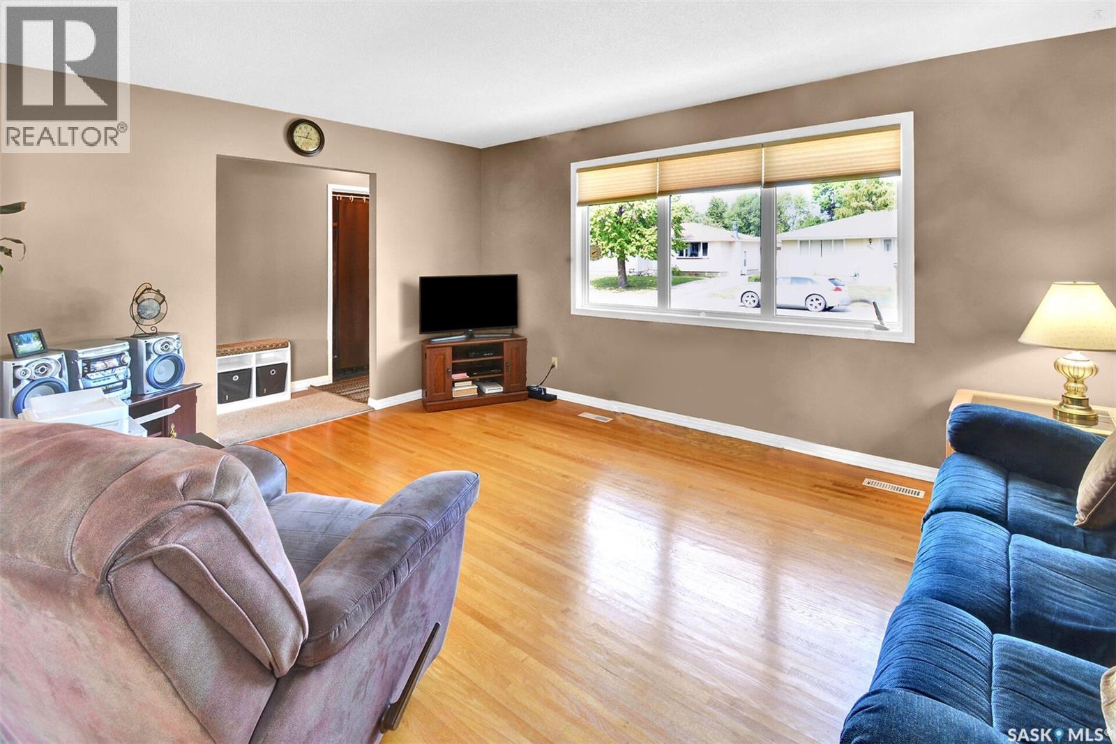 2938 Eastview, Saskatoon, Saskatchewan  S7J 3H9 - Photo 6 - SK017904