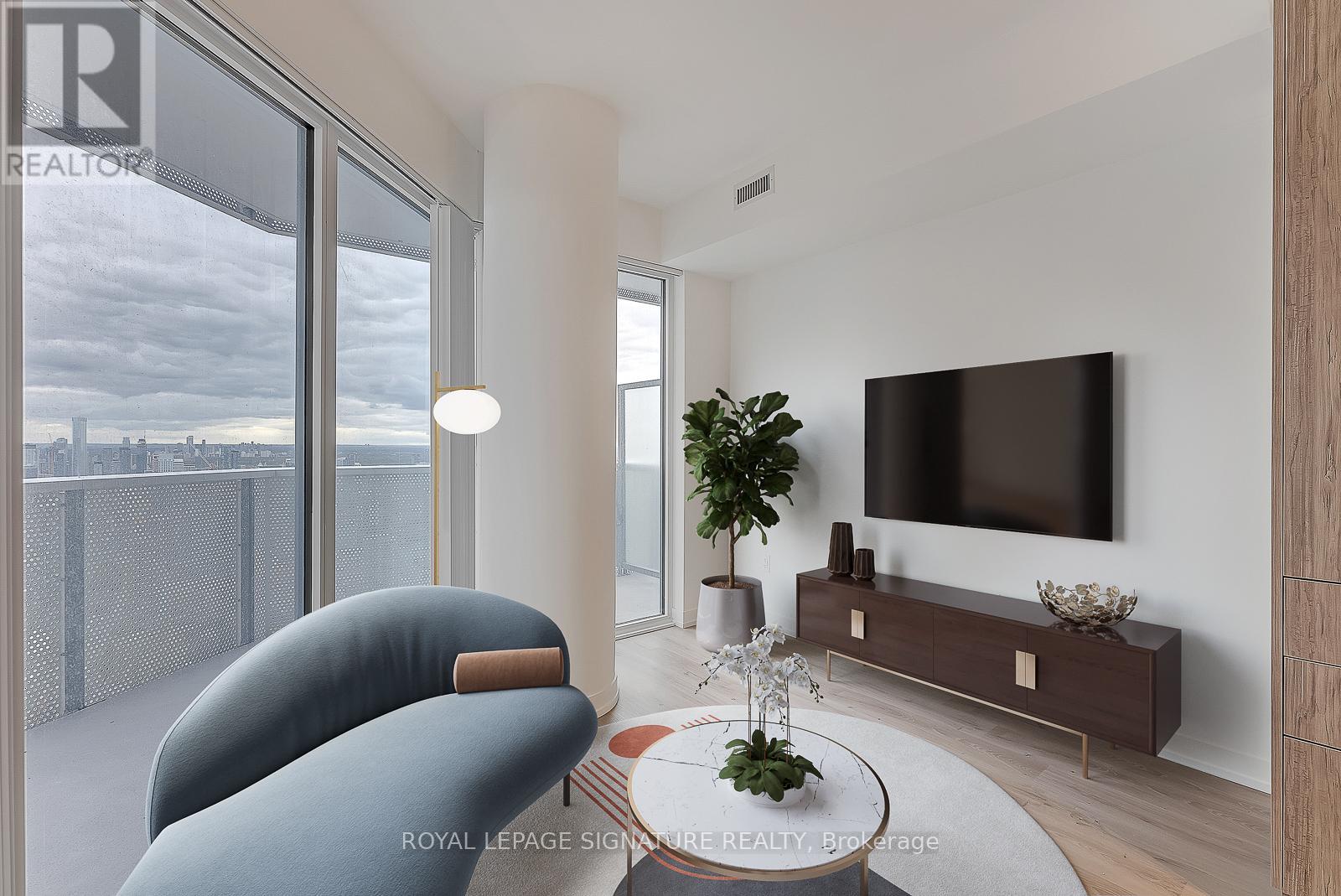 7312 - 138 Downes Street, Toronto, Ontario  M5E 0E4 - Photo 2 - C12392416
