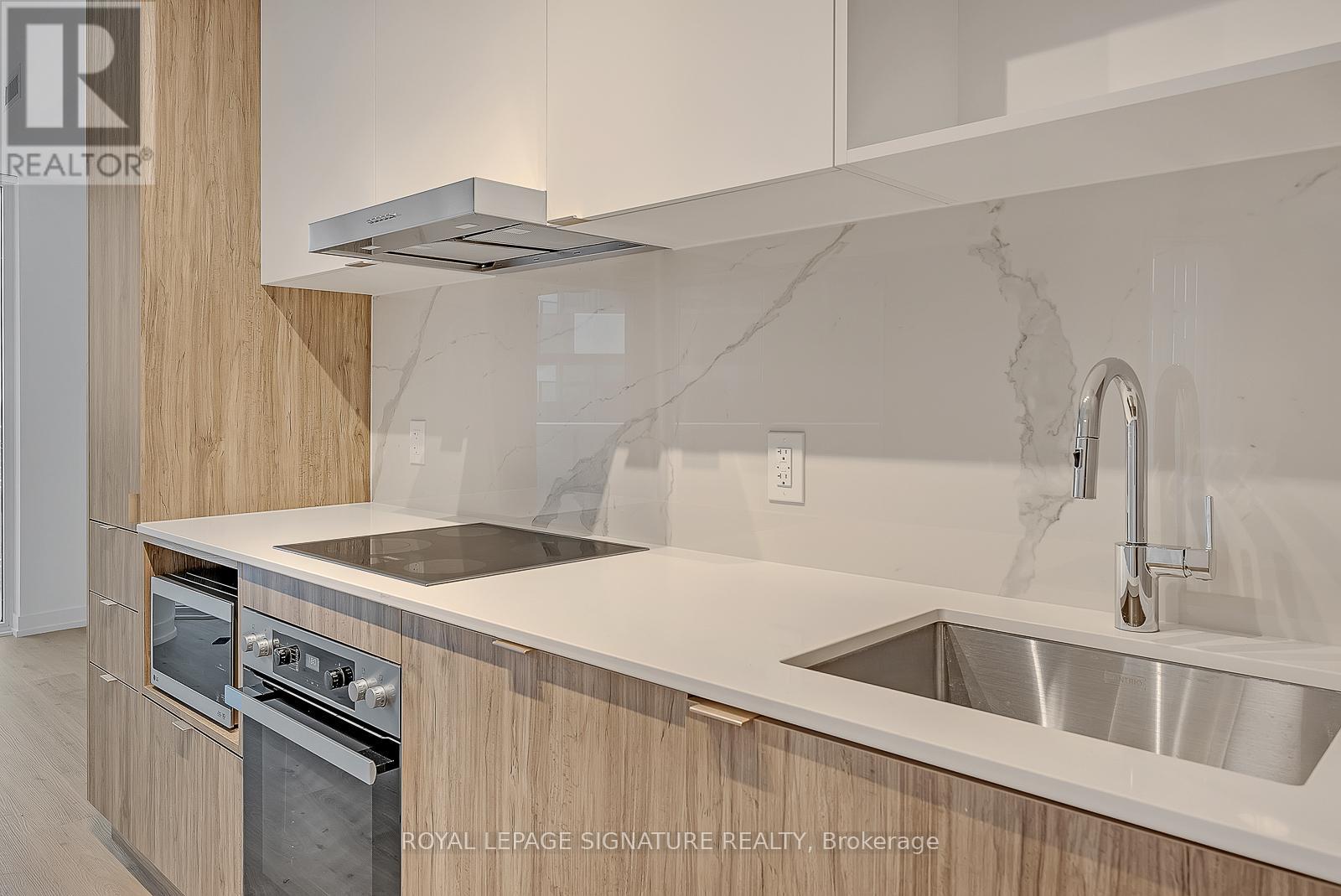 7312 - 138 Downes Street, Toronto, Ontario  M5E 0E4 - Photo 7 - C12392416