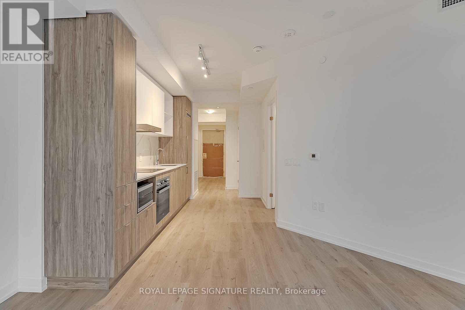 7312 - 138 Downes Street, Toronto, Ontario  M5E 0E4 - Photo 8 - C12392416