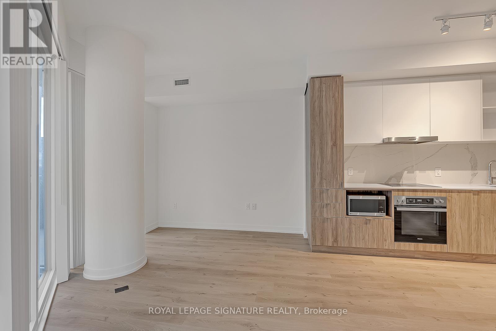 7312 - 138 Downes Street, Toronto, Ontario  M5E 0E4 - Photo 9 - C12392416