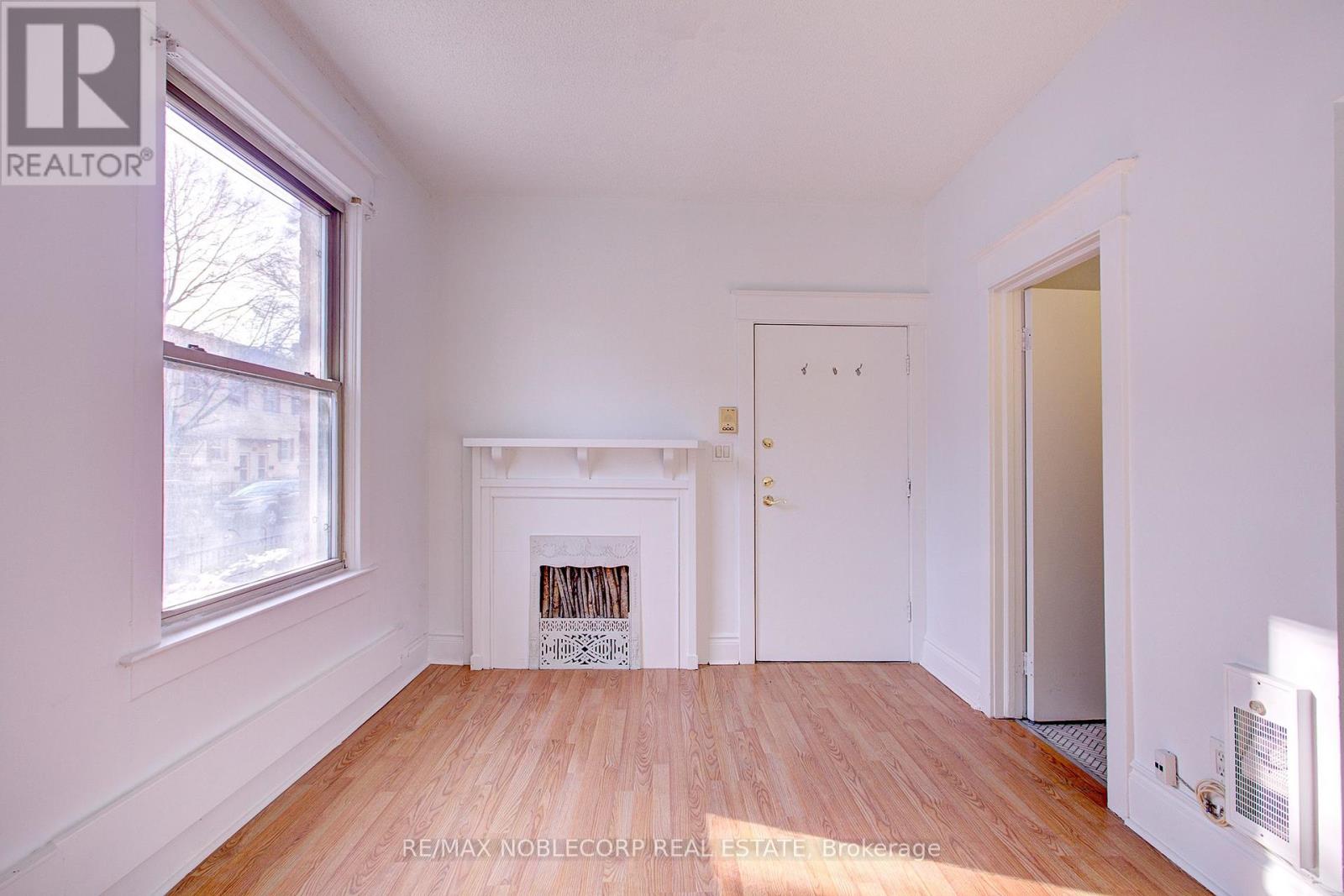 1 - 34 Winchester Street, Toronto, Ontario  M4X 1A7 - Photo 11 - C12392526