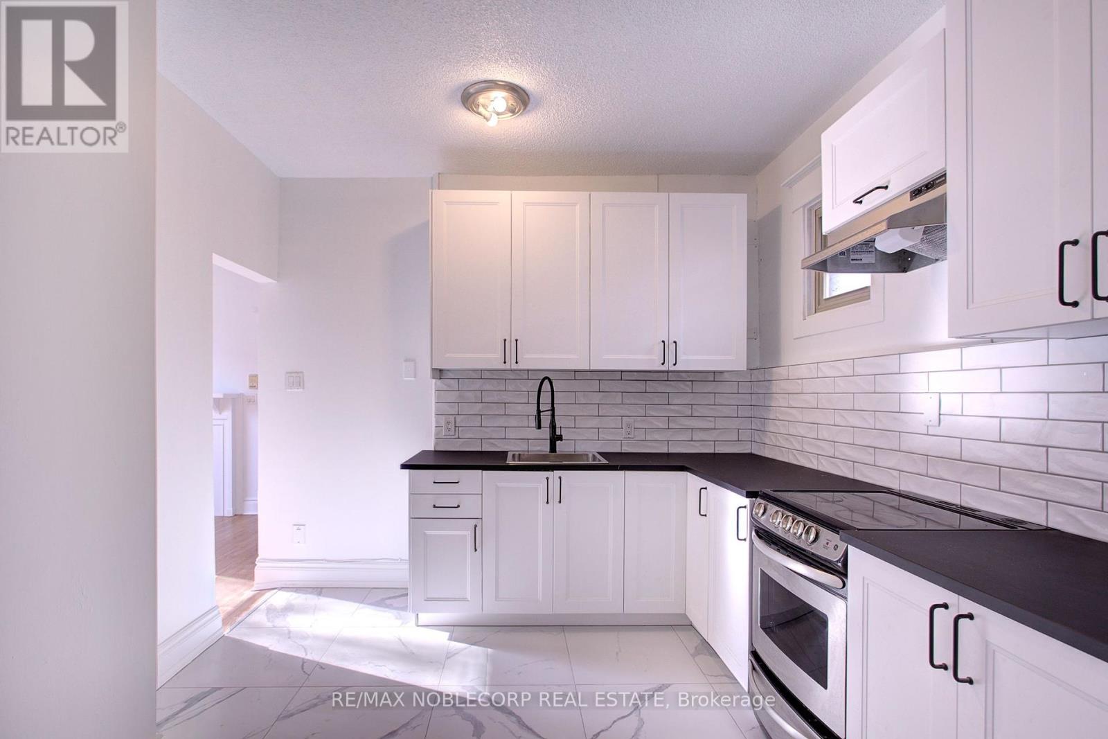 1 - 34 Winchester Street, Toronto, Ontario  M4X 1A7 - Photo 15 - C12392526