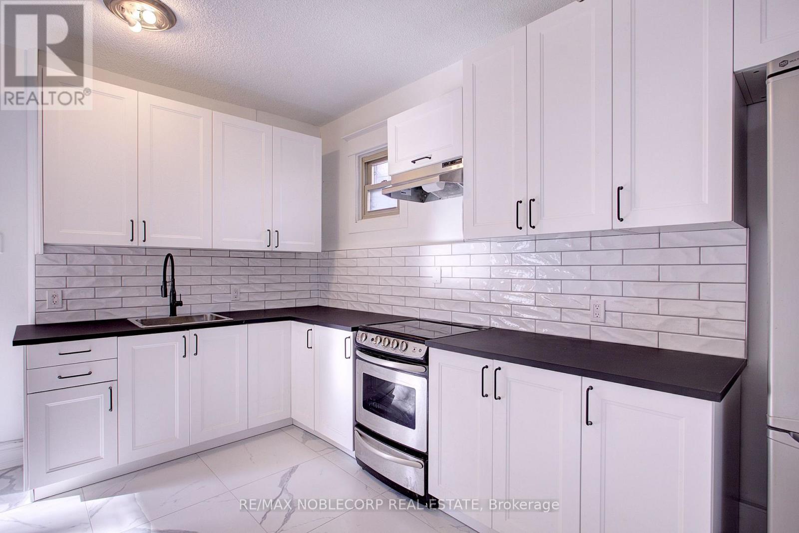 1 - 34 Winchester Street, Toronto, Ontario  M4X 1A7 - Photo 16 - C12392526