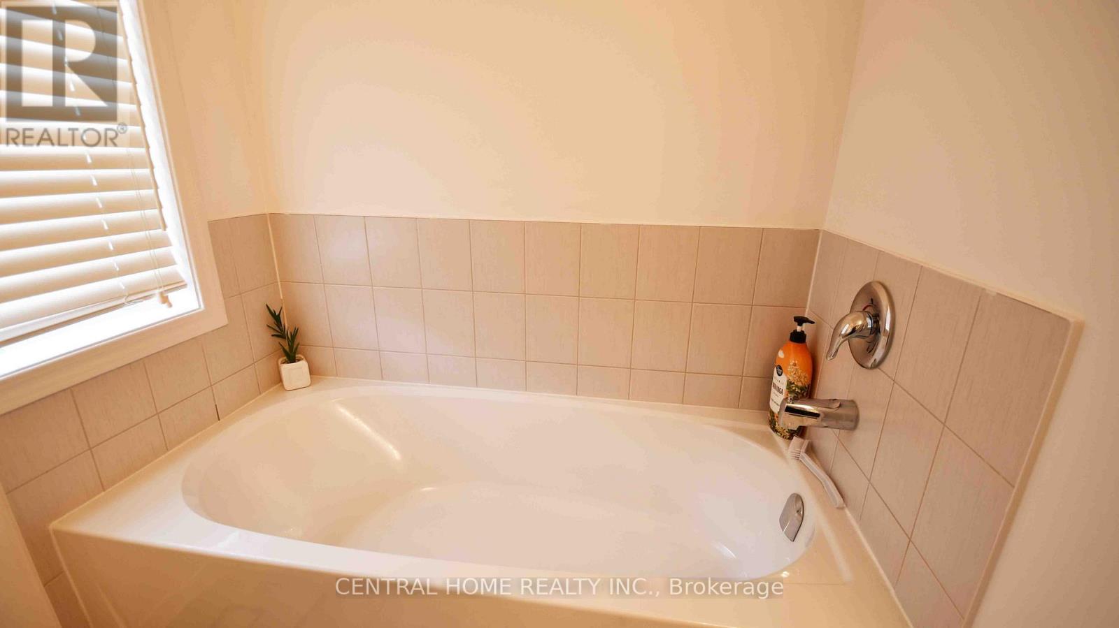25 Camilleri Road, Ajax (Central East), Ontario  L1Z 0T2 - Photo 13 - E12390393