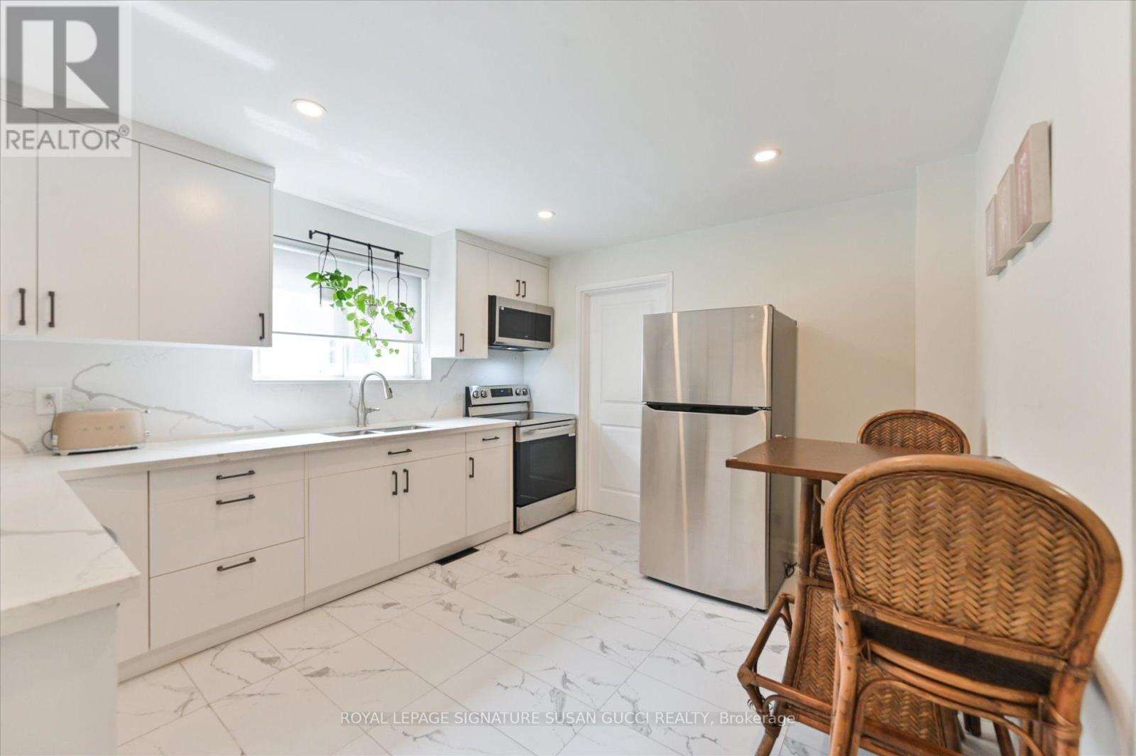 94 Meighen Avenue, Toronto (O'connor-Parkview), Ontario  M4B 2H7 - Photo 10 - E12392463