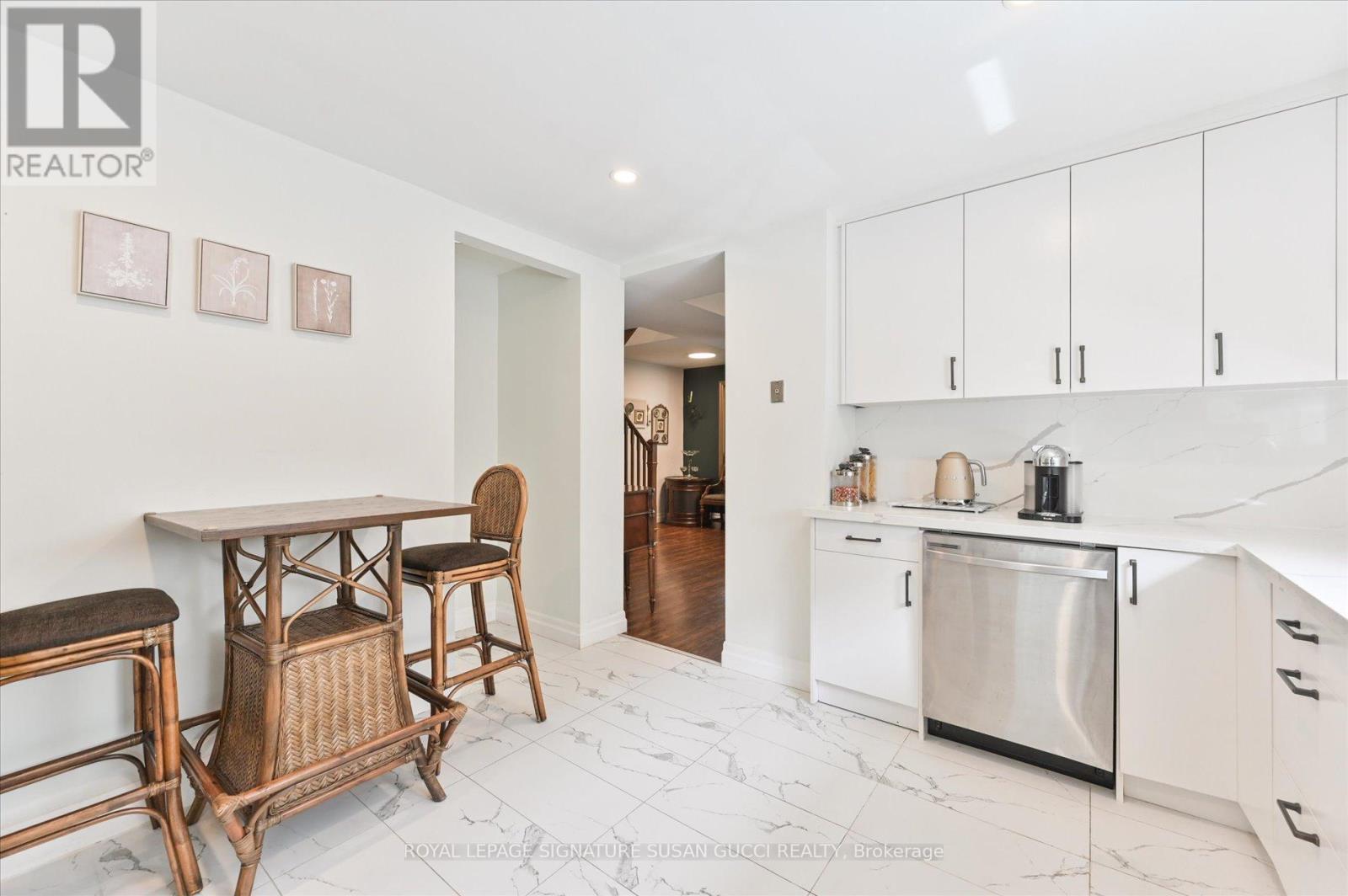 94 Meighen Avenue, Toronto (O'connor-Parkview), Ontario  M4B 2H7 - Photo 11 - E12392463