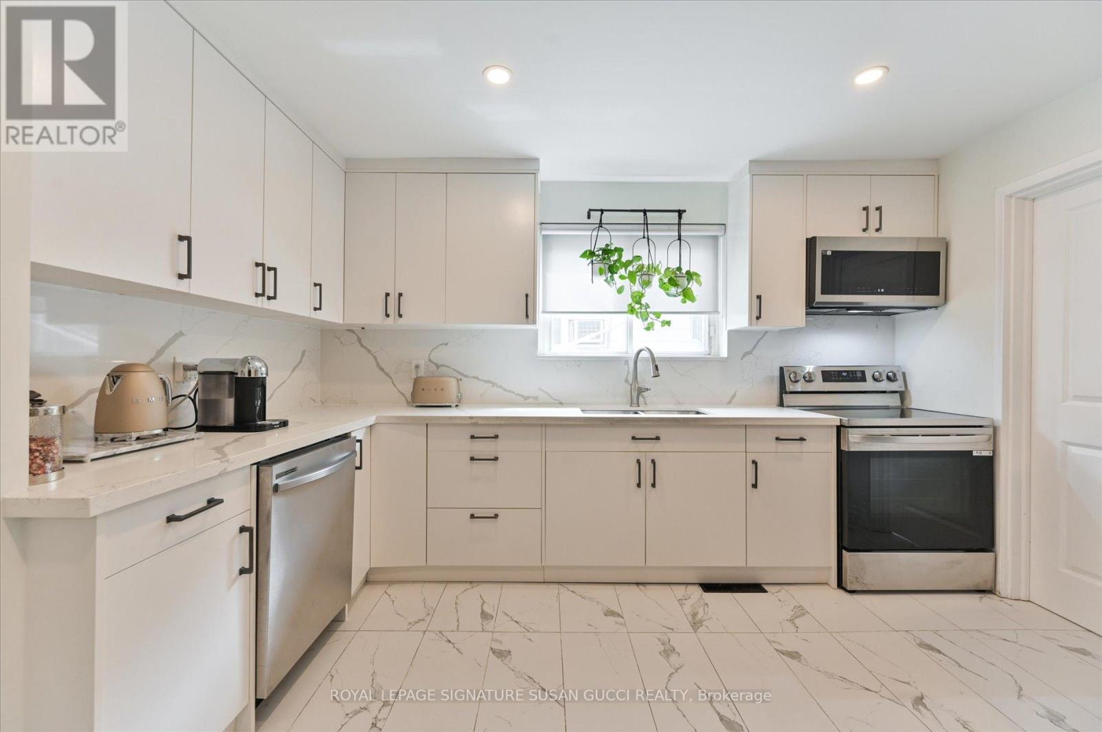 94 Meighen Avenue, Toronto (O'connor-Parkview), Ontario  M4B 2H7 - Photo 13 - E12392463