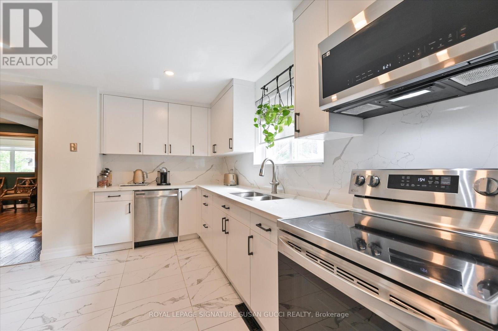94 Meighen Avenue, Toronto (O'connor-Parkview), Ontario  M4B 2H7 - Photo 14 - E12392463