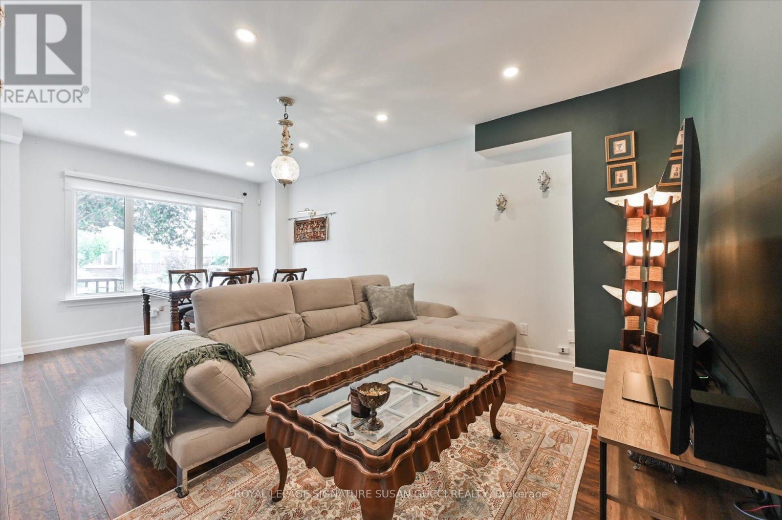 94 Meighen Avenue, Toronto (O'connor-Parkview), Ontario  M4B 2H7 - Photo 7 - E12392463