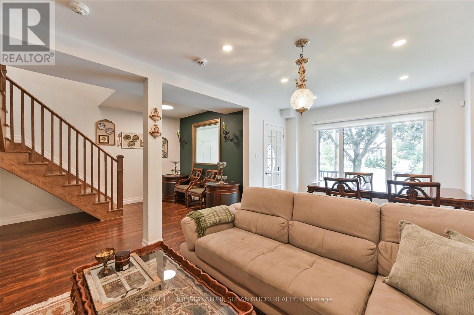 94 Meighen Avenue, Toronto (O'connor-Parkview), Ontario  M4B 2H7 - Photo 8 - E12392463
