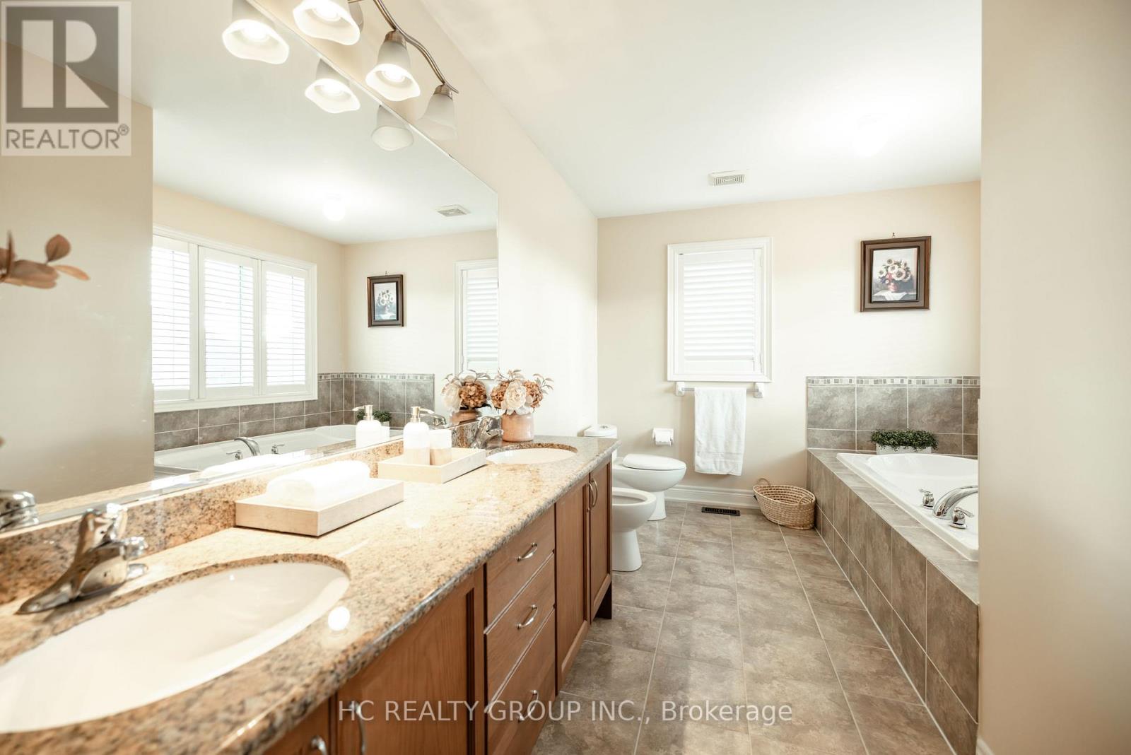 196 Kentland Street, Markham, Ontario  L6E 0K9 - Photo 33 - N12390327