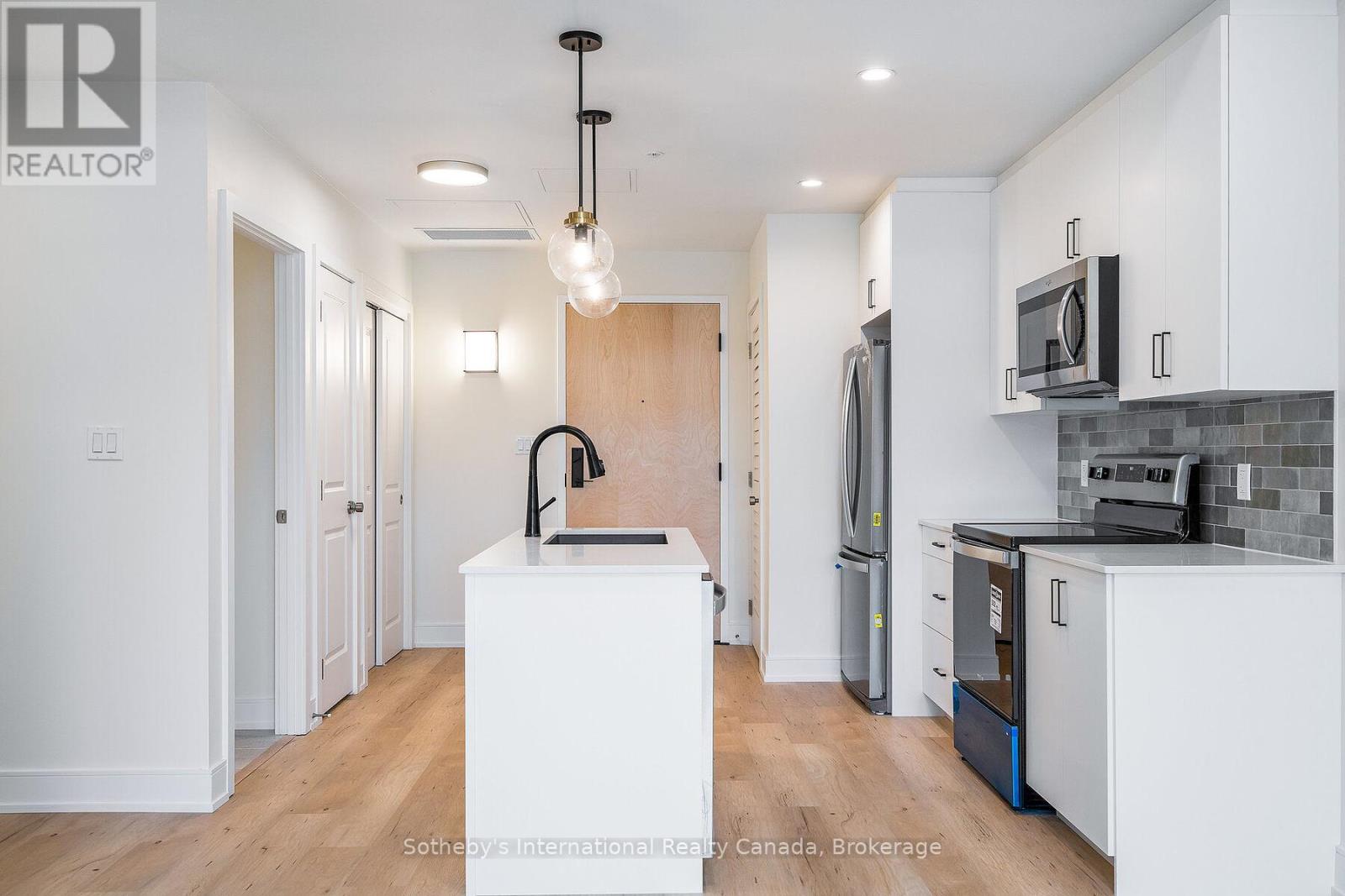 221 - 121 Mary Street, Clearview (Creemore), Ontario  L0M 1G0 - Photo 3 - S12392556
